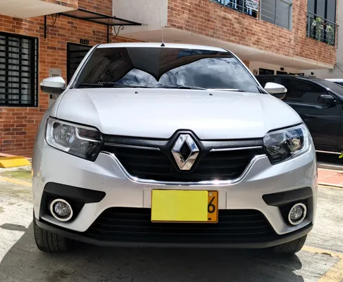 Renault Logan 1.6 Privilege / Intens
