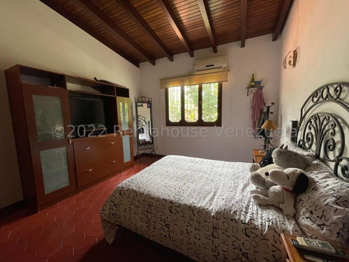 Se Vende Casa En Santa Paula Mls #23-2728
