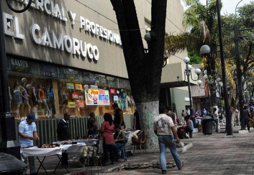 Se Vende Local Comercial En El Cc Camoruco 