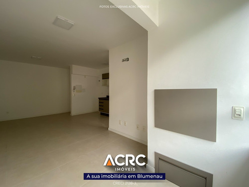 Imagem 3 de 9 de Acrc Imóveis - Apartamento Em Andar Alto Com Sacada Integrada Para Venda No Bairro Água Verde - Ap04450 - 69487456