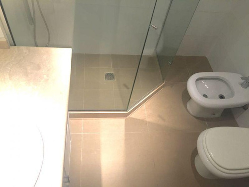 Venta Apartamento Tres Dormitorios Y Servicio Rambla Pta Carretas Garaje Doble