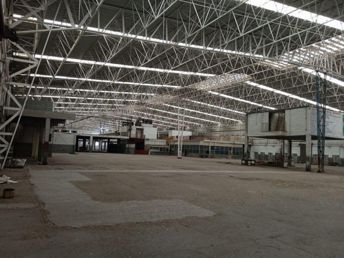 Nave Industrial De 82,311.40 En San Nicolás De Los Garza