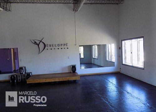 Imagen 19 de 25 de Casa + Depto., Local & Salón En Block