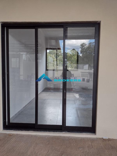 Imagem 11 de 29 de Linda Chácara Com Piscina, Campo Gramado, Área Total Com 5.115 M² - Bairro Ivoturucaia - 1077