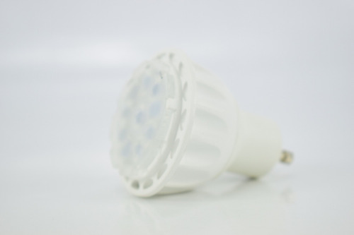 Megamex Foco Tipo Microreflector Led 6w. Angulo De Luz Ajustable. Luz Fría. Color Blanco. Instalación Tipo Gu10. Gul6af