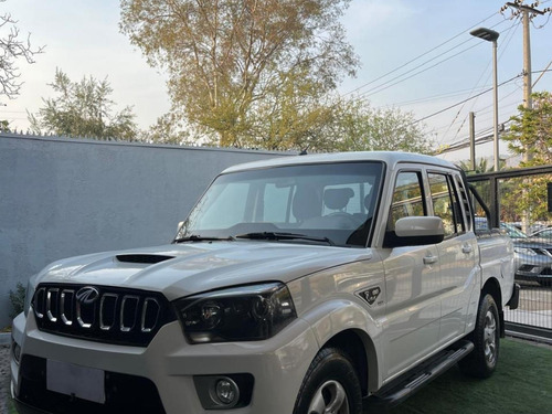 Mahindra Pik Up Pick Up refresh DC 4X2 MT FULL