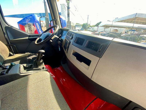 Imagem 4 de 15 de Volvo Vm 330 4x2r 2014