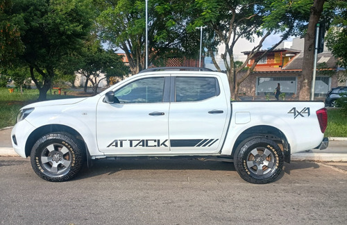 Nissan Frontier 2.3 Attack Cab. Dupla 4x4 Aut. 4p
