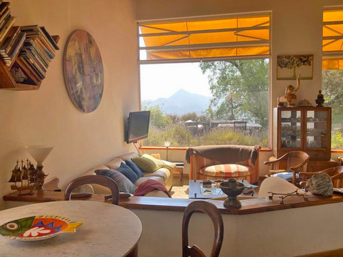 Casa De 4 Dormitorios Con Increíble Vista A Santiago