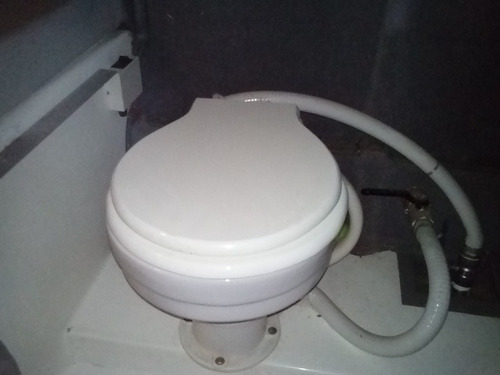 Traker Cabinado Benavidez 670 Evinrude E-tec De 115 Hp 50hs