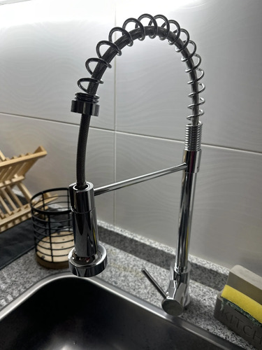 2895273502
