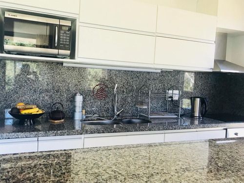 Imagen 11 de 30 de Moderno Apartamento De Dos Dormitorios Con Balcón En Venta - Punta Del Este - Punta Del Este Roosevelt