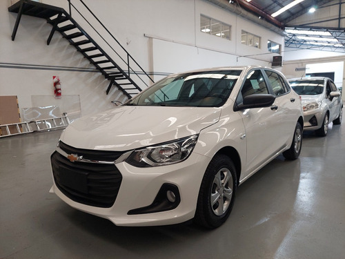 Chevrolet Onix plus 1.4 Base