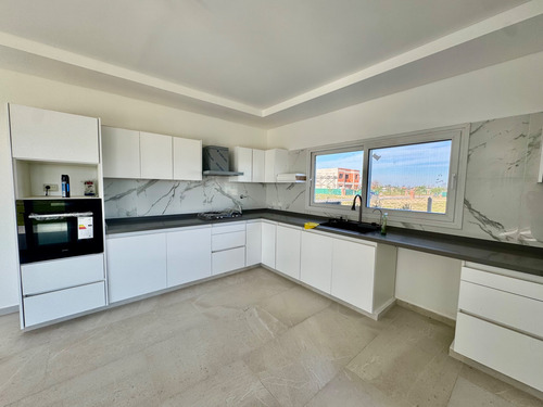 Venta De Casa A Estrenar En Barrio Cerrado Village Joven