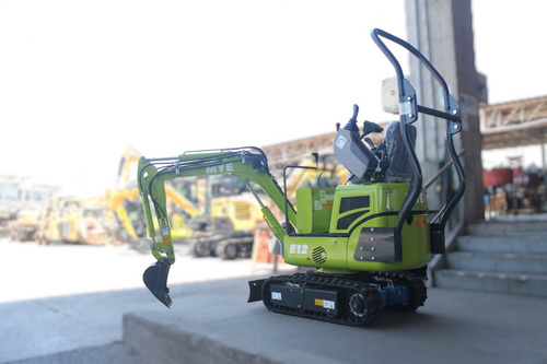 Miniexcavadora 1 Tonelada 11 Hp Yuchai E12 Canopy