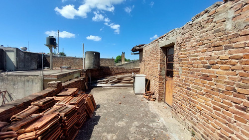 Casa En Venta En Zeballos