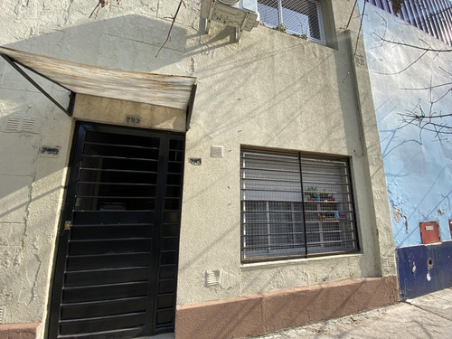 Venta - Ph En Barracas - Apto Credito - Permuta - Dos Ambientes - Sin Expensas - Patio