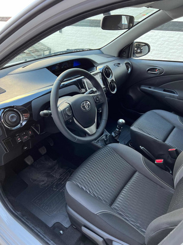 Imagen 17 de 21 de Toyota Etios 2022 1.5 Xls At