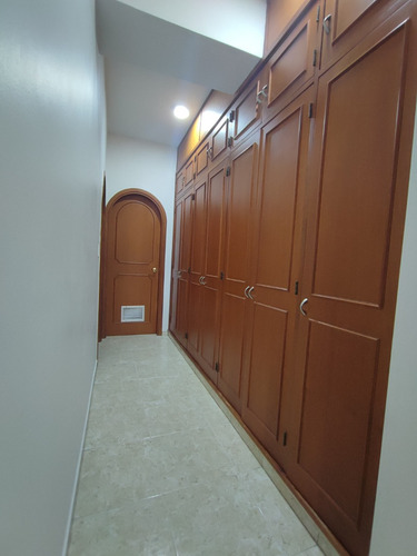 En Venta Apartamento Urb. San Isidro-maracay