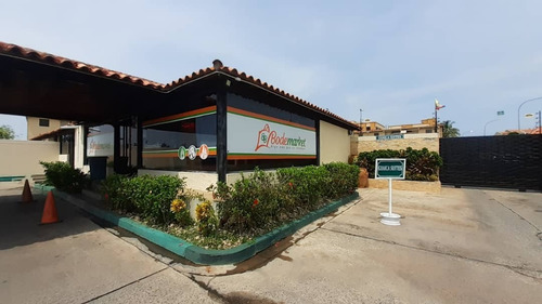 Imagen 12 de 15 de Alquiler Vacacional En Lecheria Res Guaica Suites 04248085453