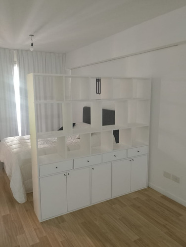 Mueble Divisor De Ambiente Con Espacio De Guardado Y Cajones