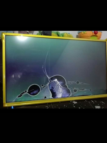 Smart Tv 32 Admiral Con 2 Semanas De Uso Pantalla Rota