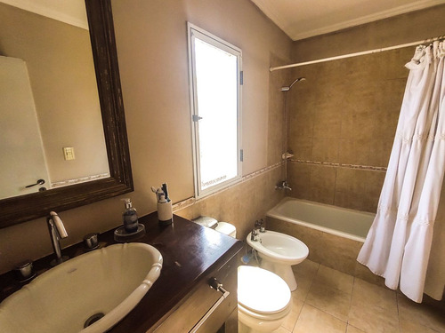 Venta Casa 4 Ambientes Con Jardín Pilar Montecarlo
