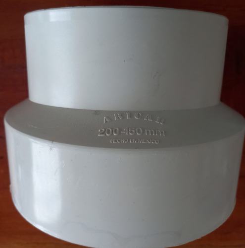Cople Pvc Sanitario 8 (200 Mm) X 6 (150 Mm), 1 Piezas