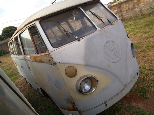 Volkswagen Kombi 1975 Samba