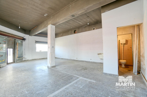 Venta En Block 2 Locales Y 1 Vivienda. Excelente Zona Comercial.