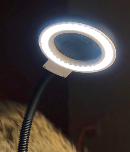 Lámpara De Lectura Con Lupa E Iluminación Led