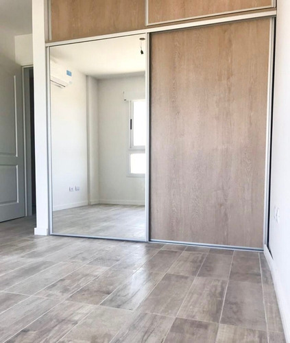 Departamento En Venta En Morón, G.b.a. Zona Oeste, Argentina