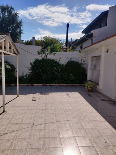 Imagen 12 de 17 de Hermoso Chalet 4 Amb. San Jose