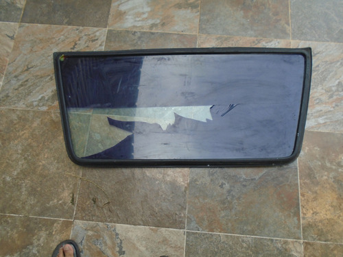 Imagen 2 de 2 de Vendo Vidrio Trasero De Daihatsu Charade, Año 1985