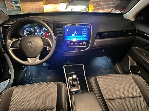 Outlander 4x4 Lx 7 Puestos