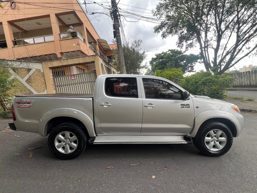 Toyota Hilux 3.0 SRV 4X4 CD 16V TURBO INTERCOOLER DIESEL 4P AUTOMÁTICO
