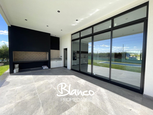 Casa En Venta En Haras Santa Maria, Escobar, G.b.a. Zona Norte