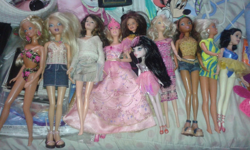  Muñecas Barbie , My Scene, Monster High, Princesas