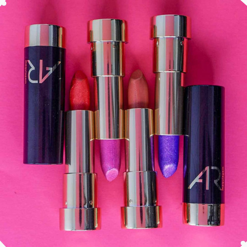 Batom Diamond Glamour Com Acabamento Metálico Abelha Rainha