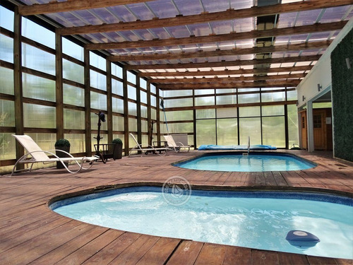 Casa Dos Plantas Con Piscinas Para 6p En Punta Colorada