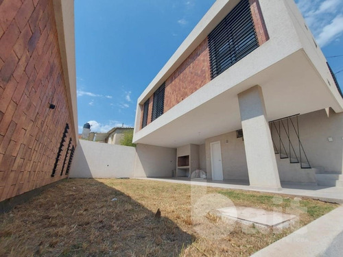 Imagen 6 de 17 de Venta Duplex A Estrenar De 2 Dormitorios Y 3 Baños, En Cuesta Colorada, La Calera