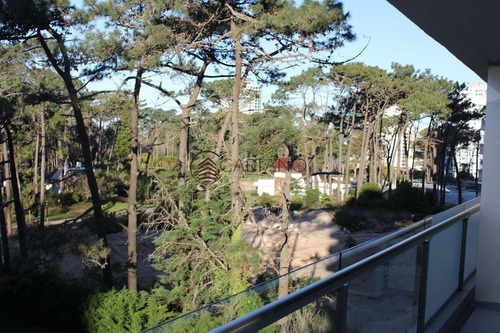 Imagen 18 de 30 de Torre Con Servicio En Parada 5 De Avenida Roosevelt - Punta Del Este Roosevelt