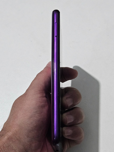 Smartphone Motorola One Macro 64 Gb / 4 Gb Ram Cor Violeta Violeta-escuro (Usado)