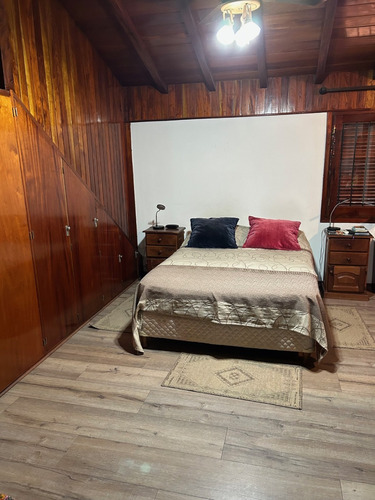 Excelente Chalet: Carlos Casares N° 1621, Victoria.