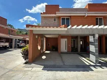 Comprar Josseyris Jimenez Vende Townhouse En Valles De Camoruco Conj Terrazas De Camoruco