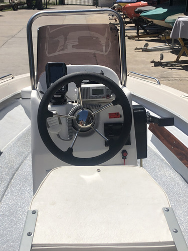 Lancha Pescadora Ligera Sin Motor