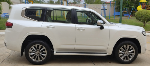 Imagen 4 de 11 de Toyota Land Cruiser Zx Lc 300 2022