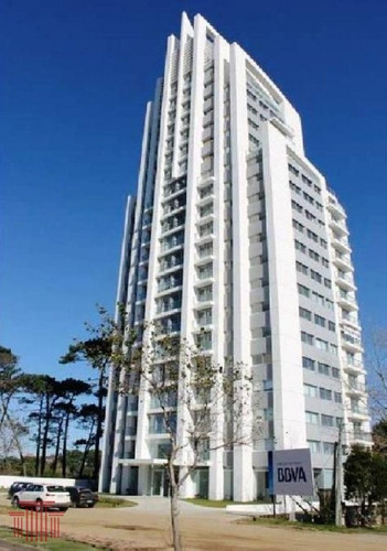 Avenida Roosevelt - Edificio Nuevo - Ref: 10880
