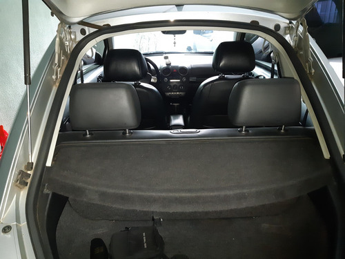 Volkswagen New Beetle 2.0 3p Automática