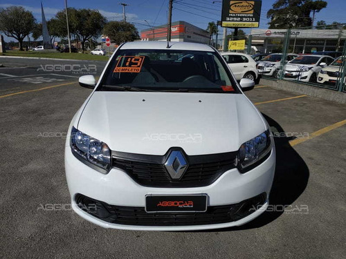 Imagem 2 de 15 de Renault Logan Authentique 1.0 (flex)
